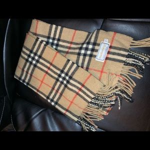 EUC BURBERRYS Vintage Nova Cashmere Scarf